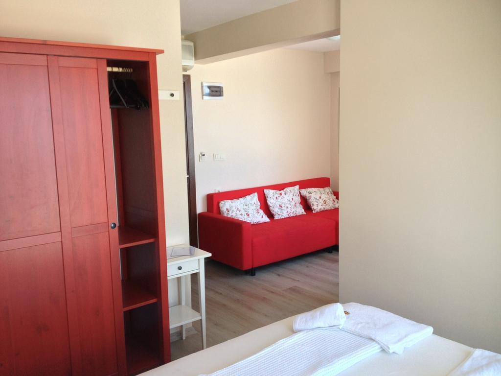 Nemrut Bay Otel Yenifoca Chambre photo