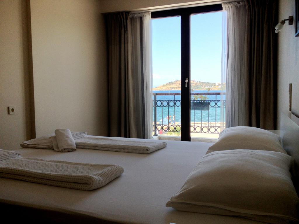 Nemrut Bay Otel Yenifoca Chambre photo